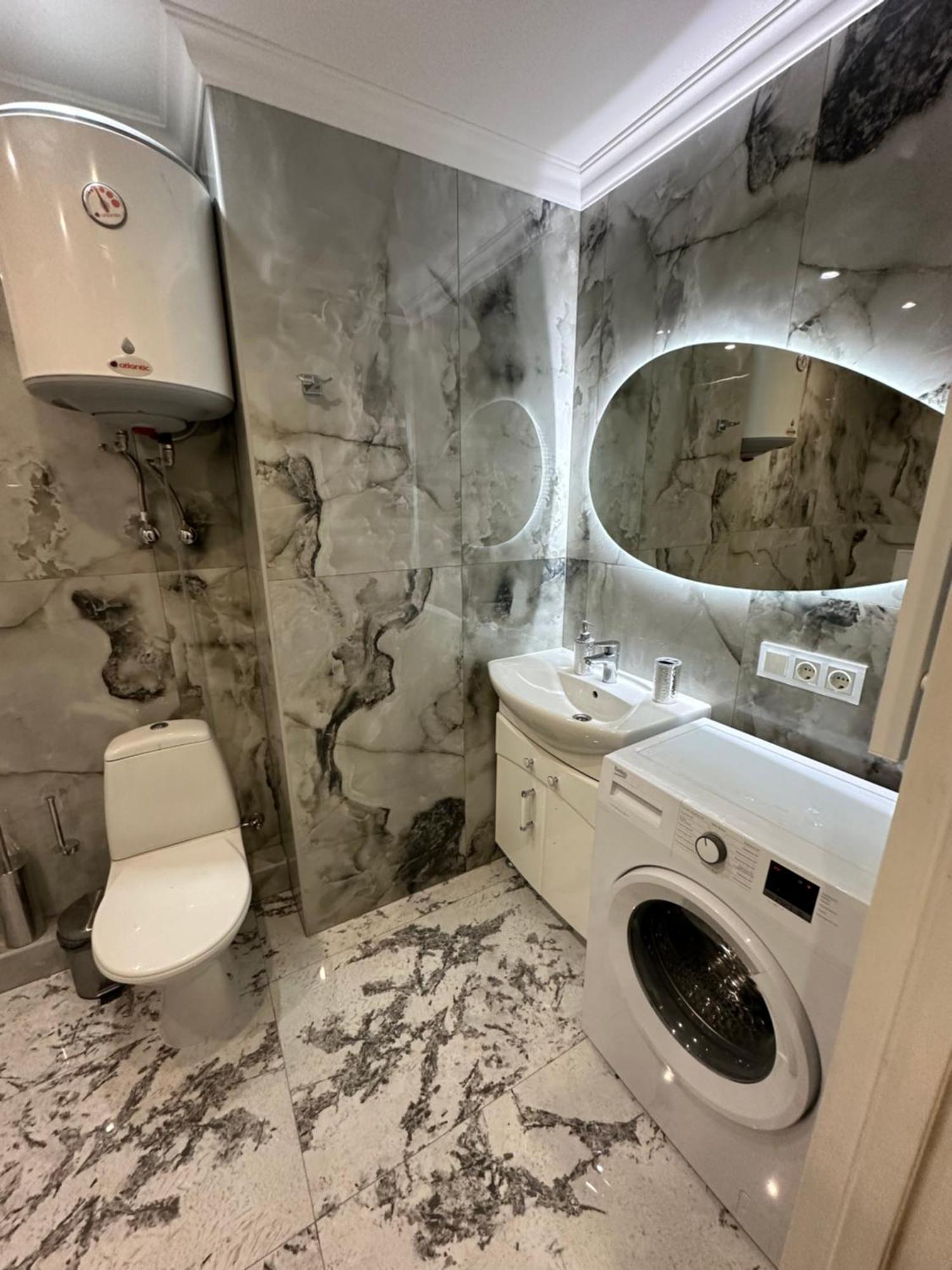 Flat 24 on Lesi Ukrainki 12 with 1 bedroom Kijów Zewnętrze zdjęcie