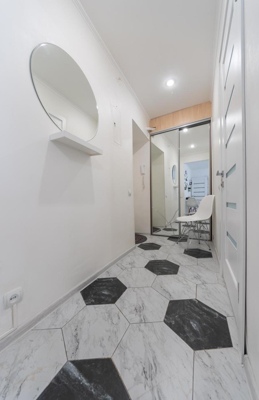 Flat 24 on Lesi Ukrainki 12 with 1 bedroom Kijów Zewnętrze zdjęcie